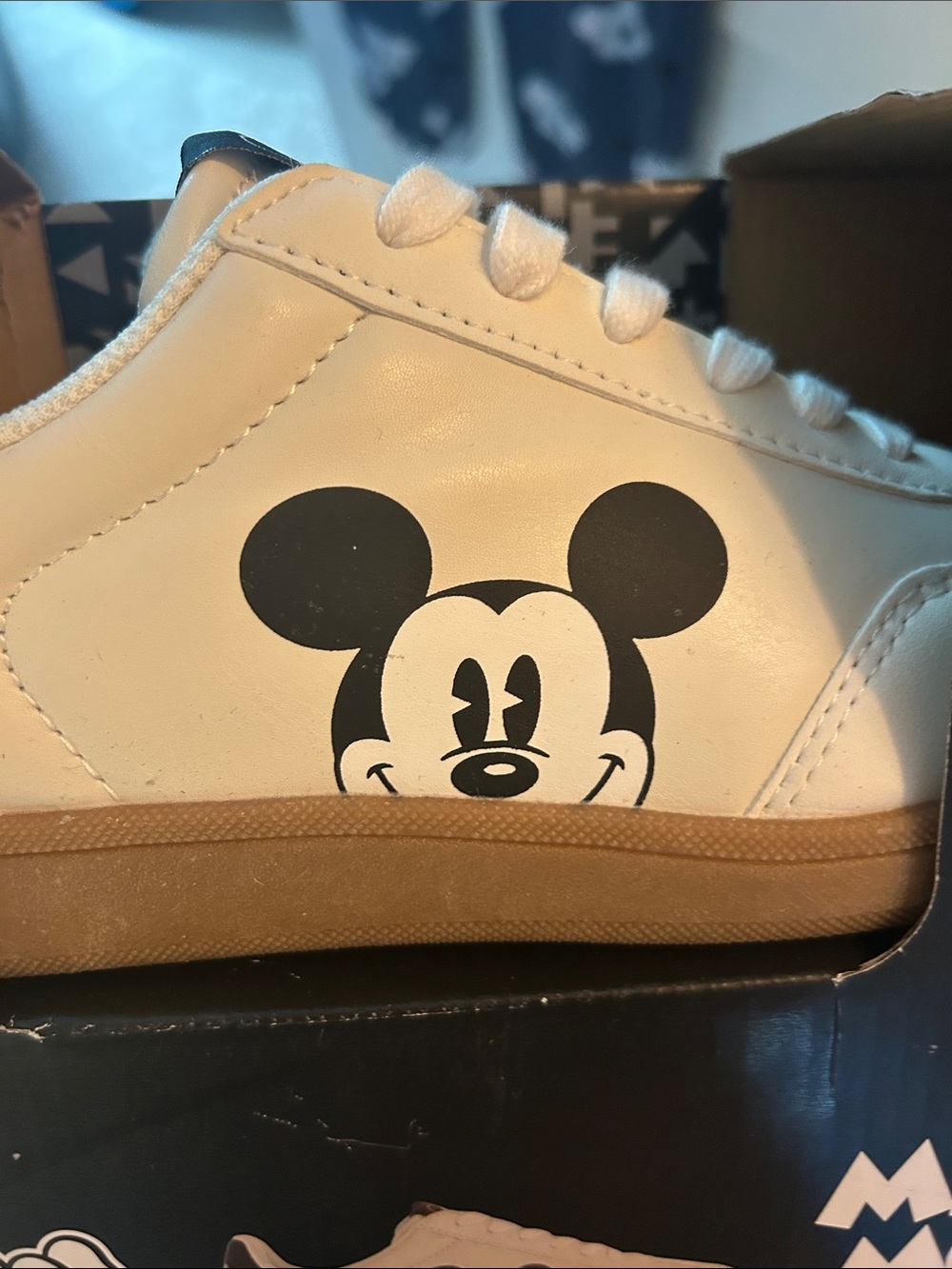 New Disney, Mickey Mouse women’s tennis shoes, sneakers size 10 - Picture 3 of 4